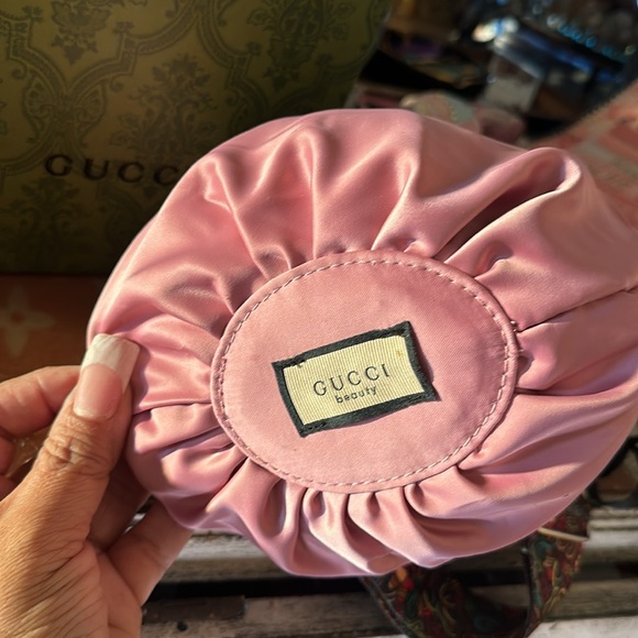 Gucci Pouch and extras 💞 - Picture 6 of 10